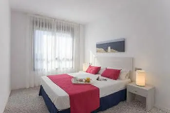 Hotel Pierre And Comarruga 3*