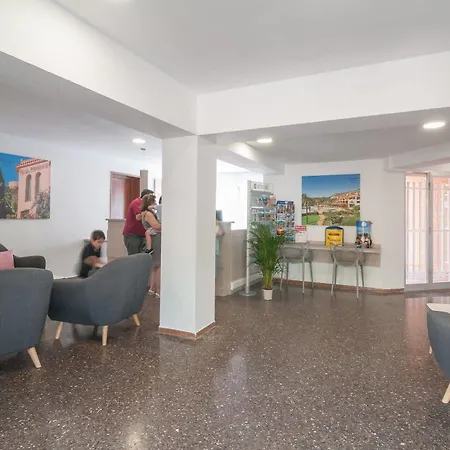 Hotel Pierre And Comarruga 3*